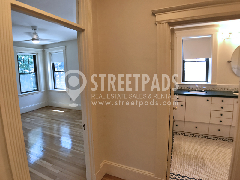 4.5 bed, 2 bath apartment for rent at 109 Saint Paul St Unit 2, Coolidge Corner — photo 34 of 57