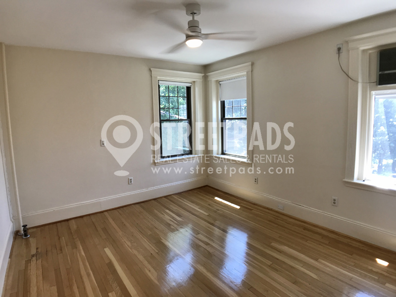 4.5 bed, 2 bath apartment for rent at 109 Saint Paul St Unit 2, Coolidge Corner — photo 38 of 57