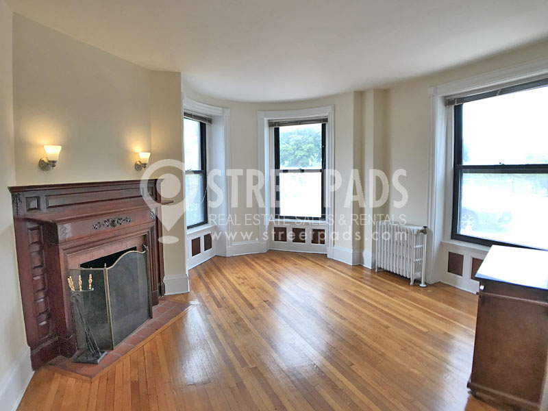 Photos of apartment on Newbury St.,Boston MA 02115