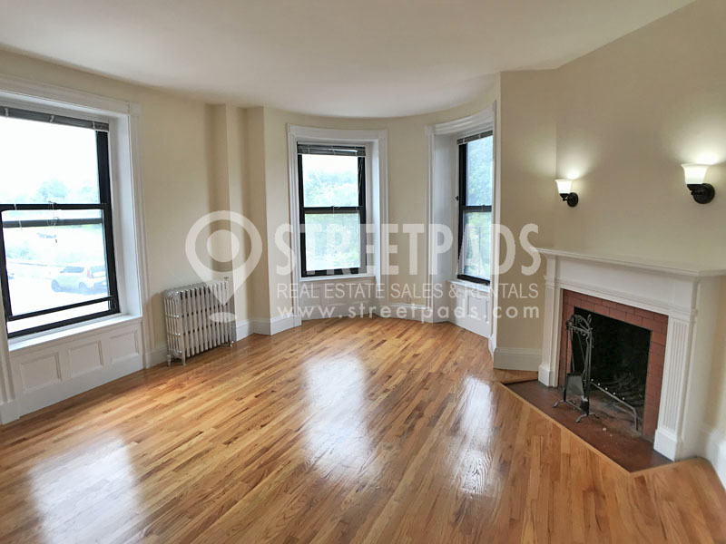 504 Beacon St, Fenway