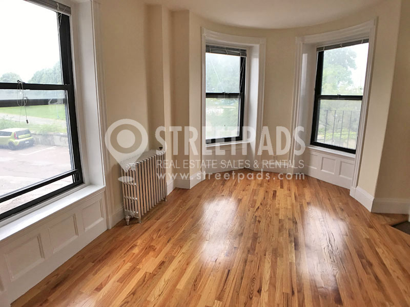 504 Beacon St, Fenway