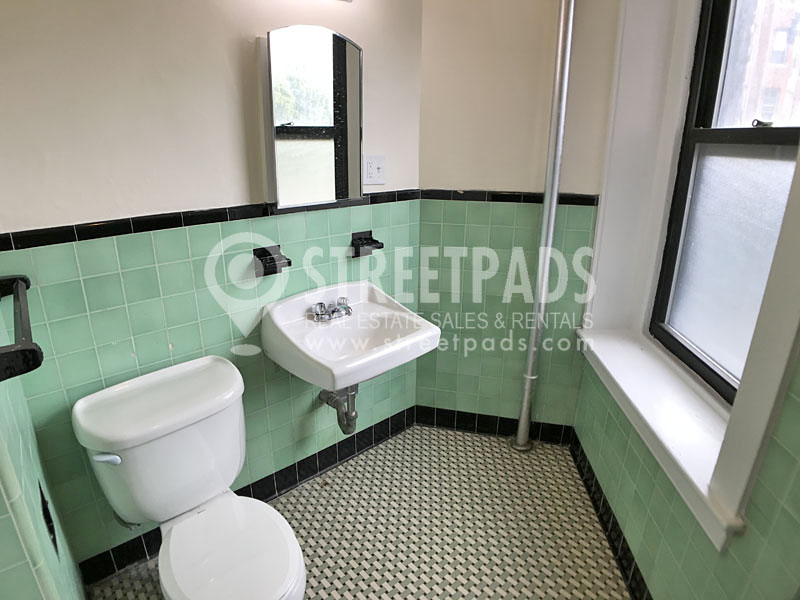 504 Beacon St, Fenway