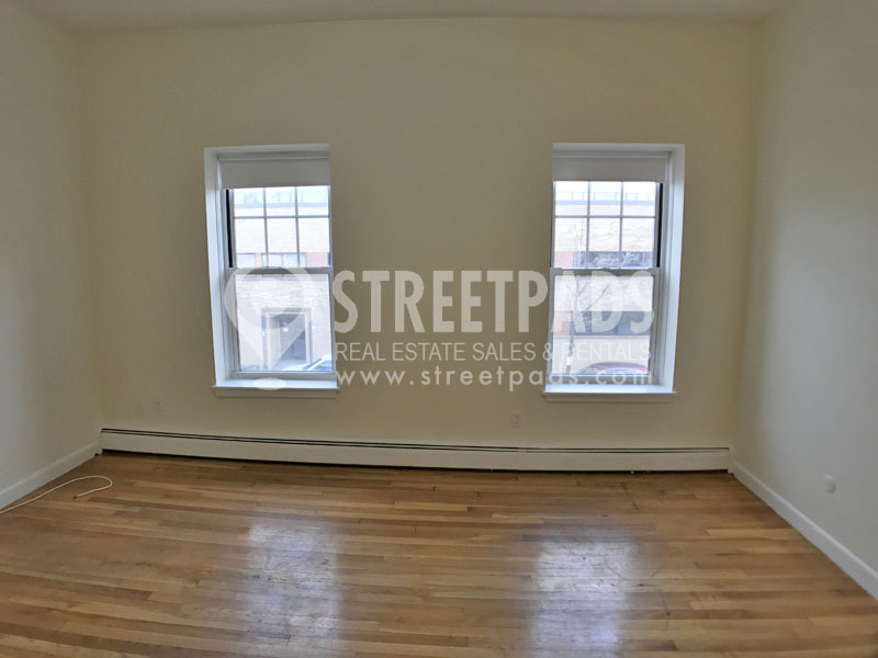 176 North Beacon St, Brighton