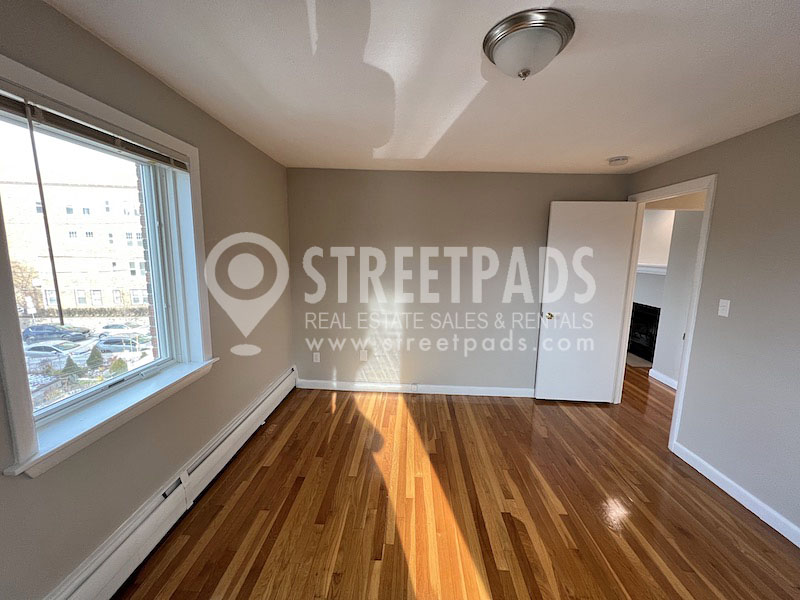 Photos of apartment on Evergreen St.,Boston MA 02130