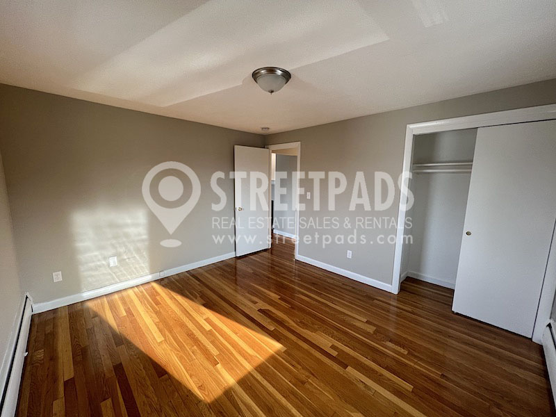 Photos of apartment on Evergreen St.,Boston MA 02130