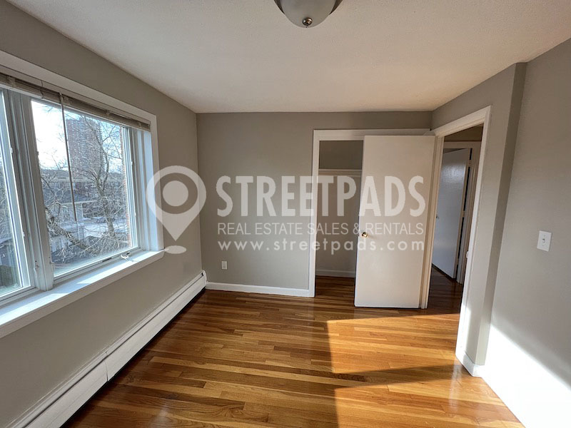 Photos of apartment on Evergreen St.,Boston MA 02130