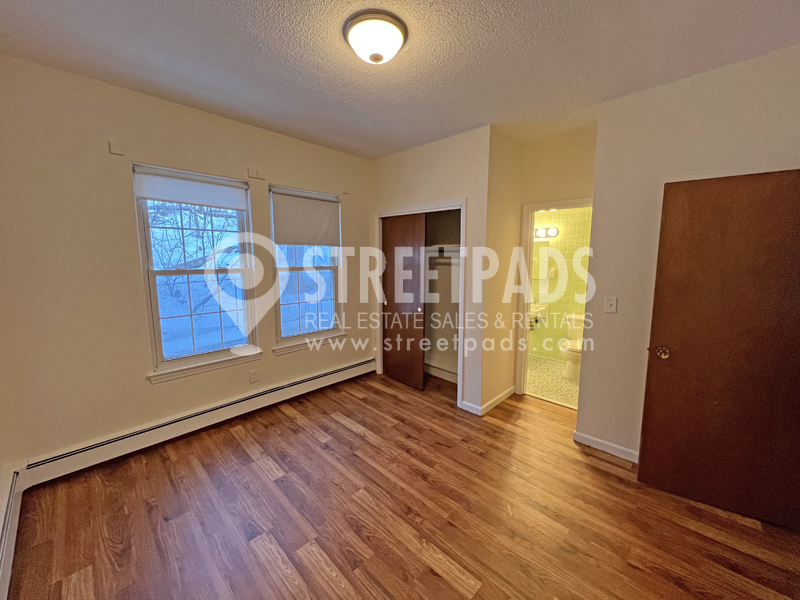 66 South St, Jamaica Plain