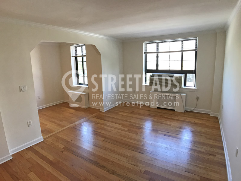 60 Brattle St, Harvard Square