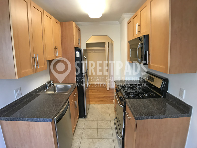 60 Brattle St, Harvard Square