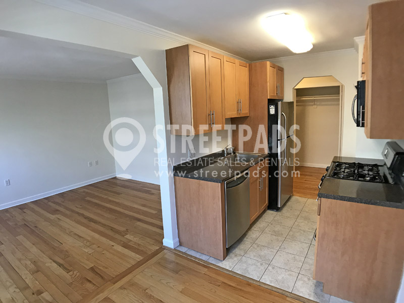 60 Brattle St, Harvard Square