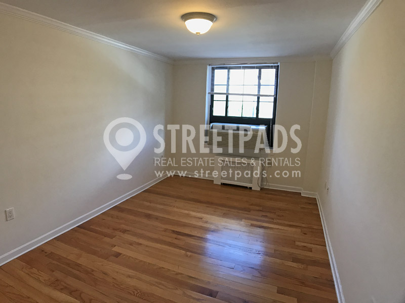 60 Brattle St, Harvard Square