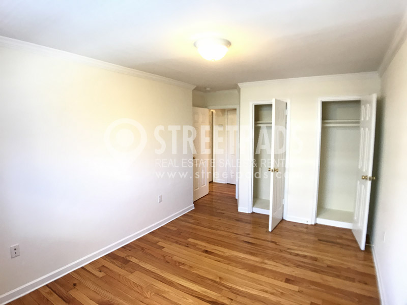 60 Brattle St, Harvard Square