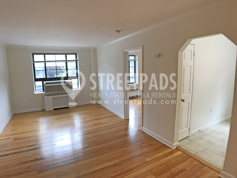 60 Brattle St, Harvard Square