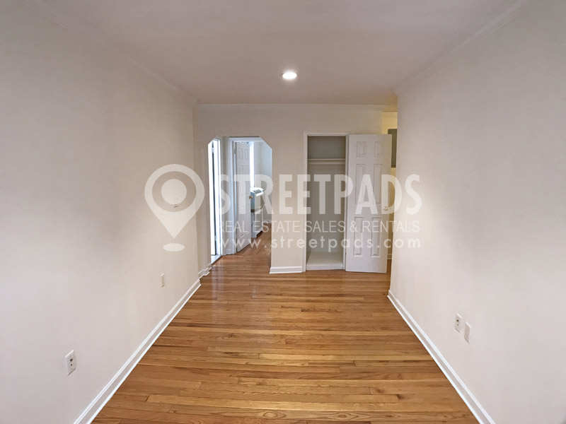 60 Brattle St, Harvard Square