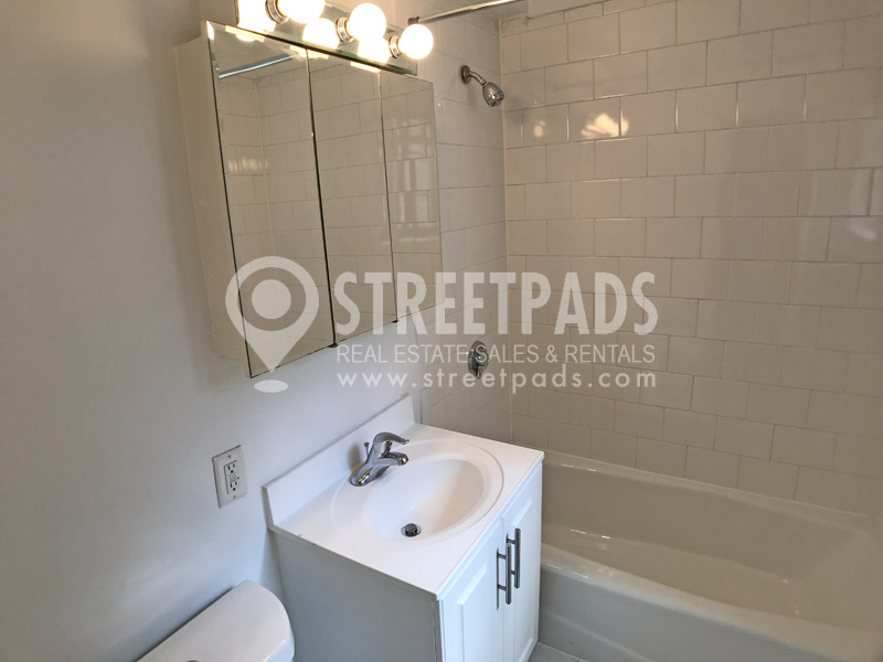 60 Brattle St, Harvard Square