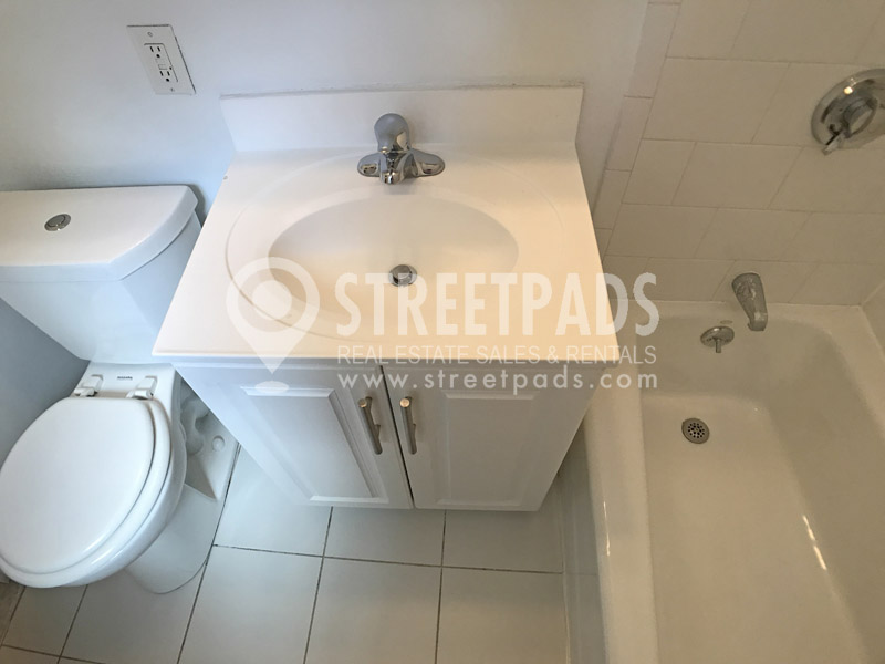 60 Brattle St, Harvard Square