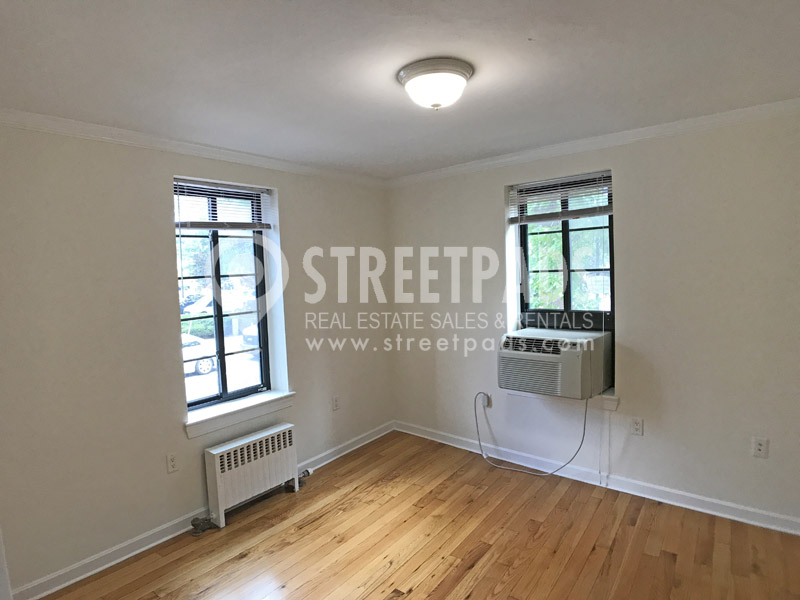 60 Brattle St, Harvard Square