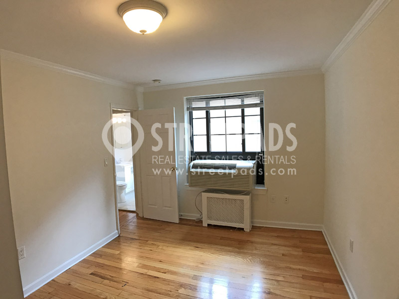 60 Brattle St, Harvard Square