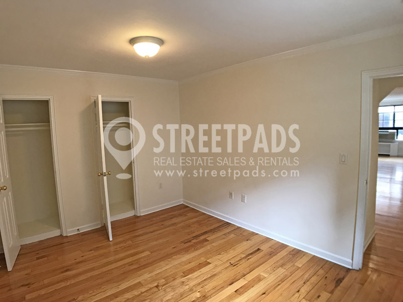 60 Brattle St, Harvard Square