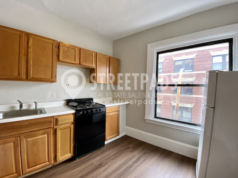 9 Sewall Ave, Coolidge Corner