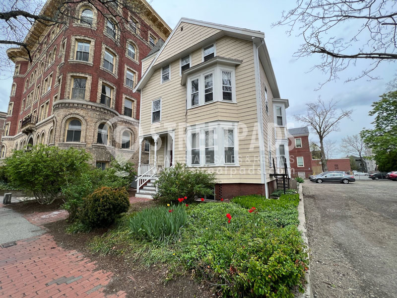 381 Harvard St, Harvard Square