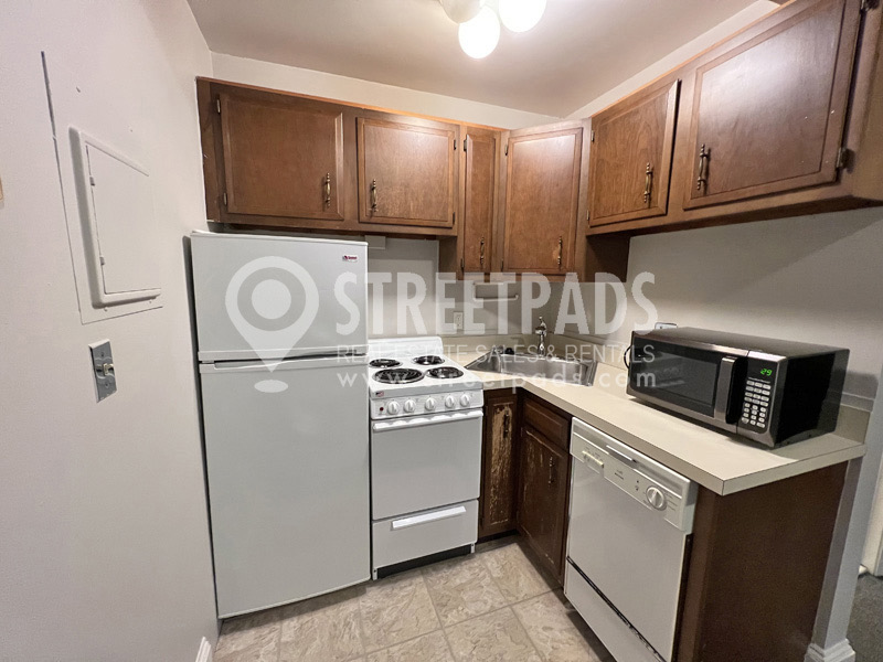 12 Stearns Rd, Coolidge Corner