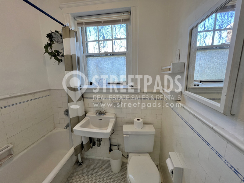 9 James St, Coolidge Corner