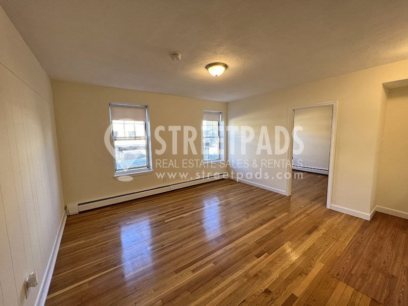 164 North Beacon St, Brighton