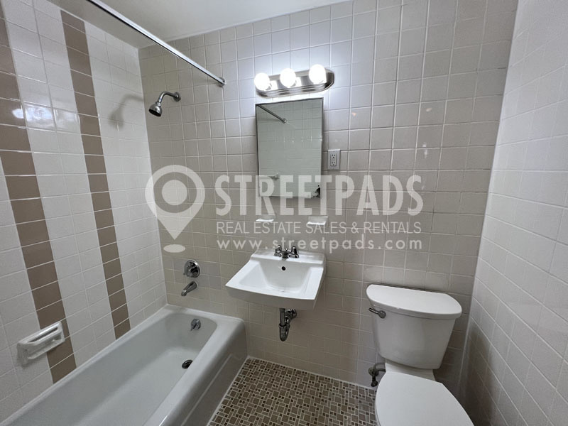 164 North Beacon St, Brighton