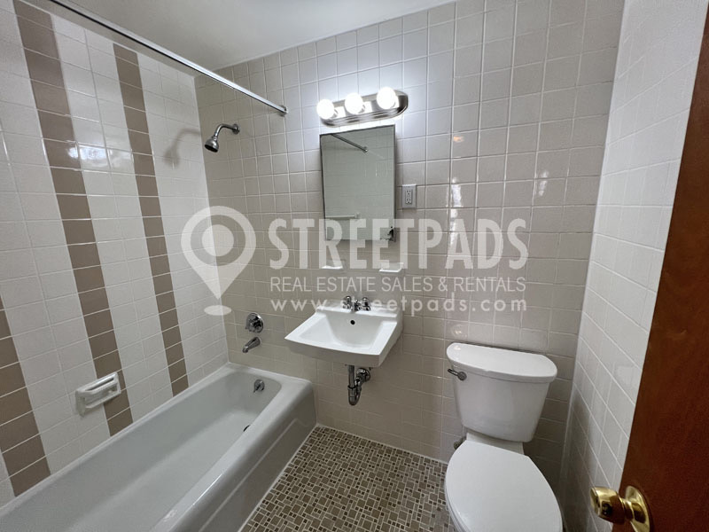 164 North Beacon St, Brighton