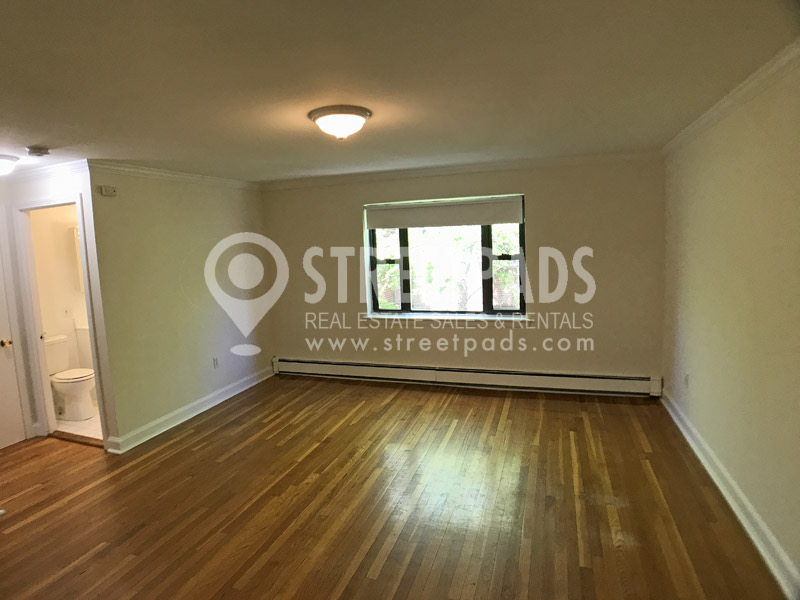 42 Harvard Ave, Washington Square