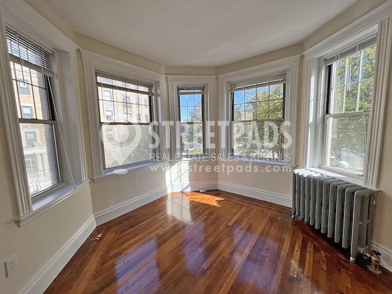 Photos of apartment on Riverway,Boston MA 02215
