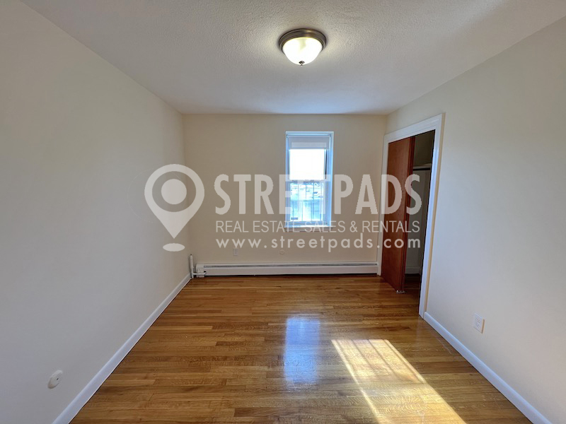 180 North Beacon St, Brighton