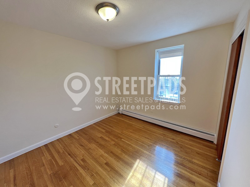 180 North Beacon St, Brighton