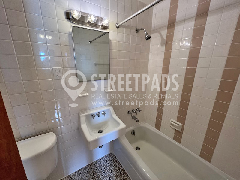 180 North Beacon St, Brighton