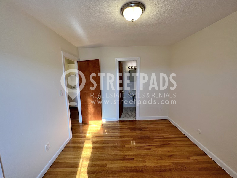 180 North Beacon St, Brighton