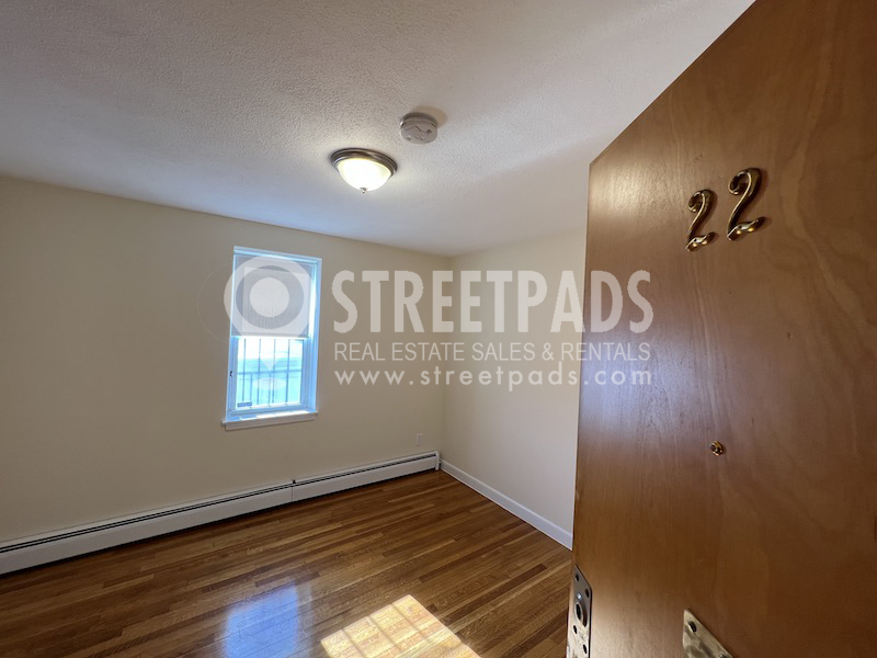 180 North Beacon St, Brighton