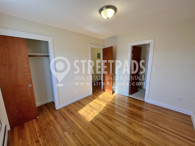 180 North Beacon St, Brighton