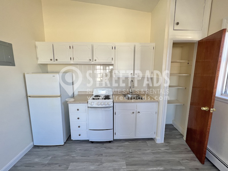 180 North Beacon St, Brighton