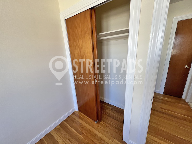 180 North Beacon St, Brighton