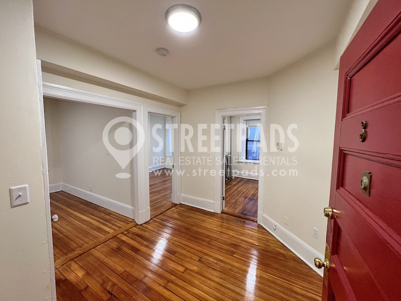 Pictures of  property for rent on Massachusetts Ave., Cambridge, MA 02139