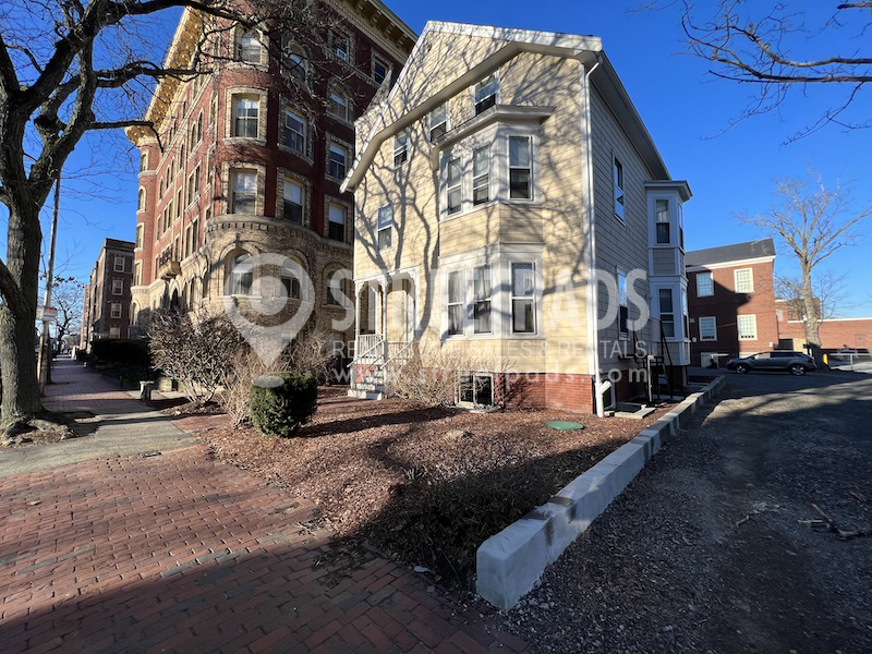 381 Harvard St, Harvard Square