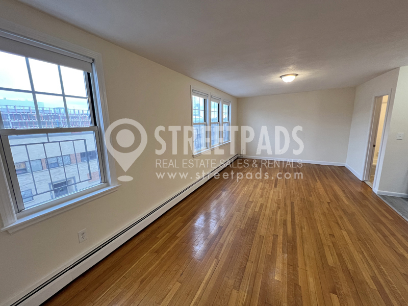 180 North Beacon St, Brighton