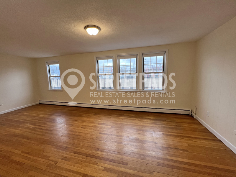 180 North Beacon St, Brighton