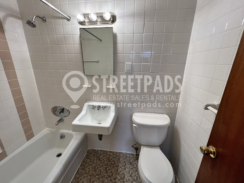 180 North Beacon St, Brighton