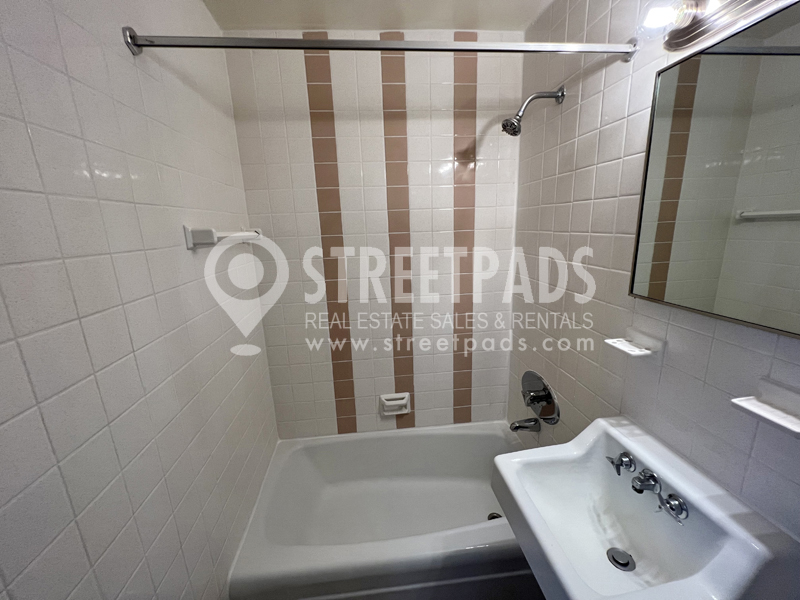 180 North Beacon St, Brighton