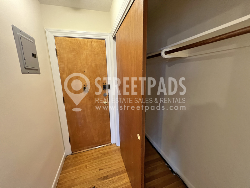 180 North Beacon St, Brighton