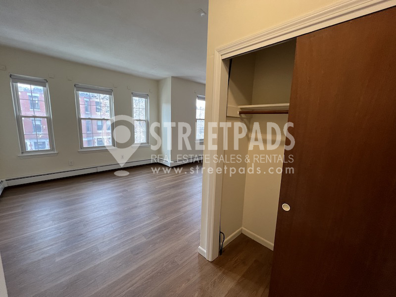 58 Huntington Ave, Jamaica Plain