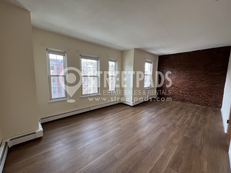 58 Huntington Ave, Jamaica Plain