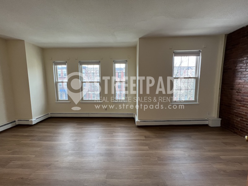 58 Huntington Ave, Jamaica Plain